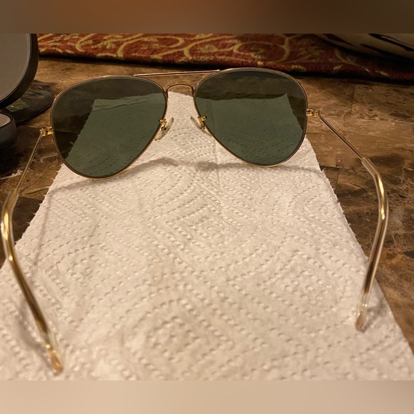 Ray Ban~ Aviator Sunglasses Gold Frames, Green Lenses UV400 Protection (UNISEX) - Picture 9 of 17